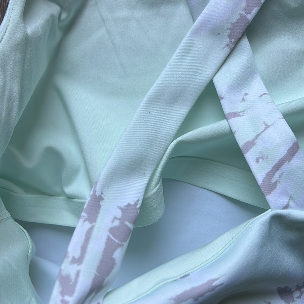 NWT Nike cropped Racerback built in bra workout top mint green grey drift XL - Picture 7 of 10